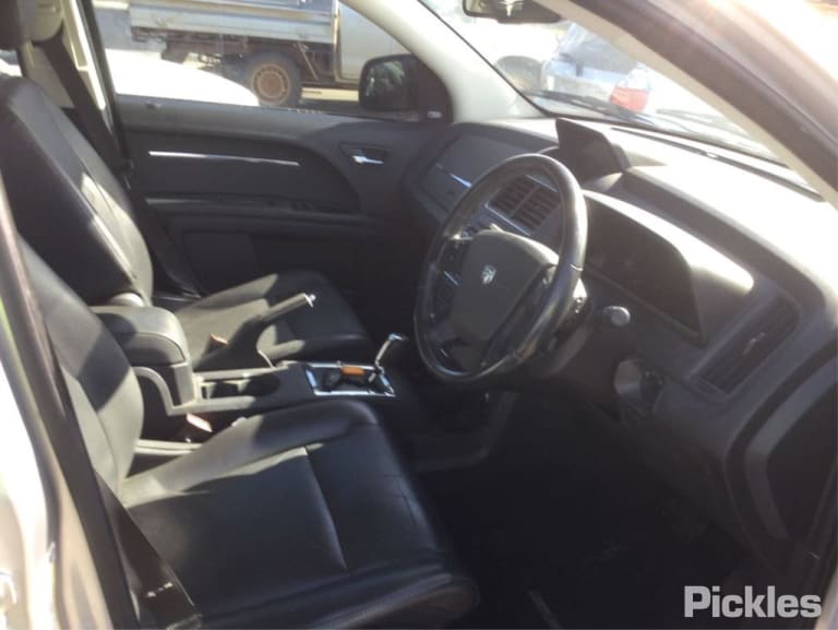 Wrecking 2010 DODGE JOURNEY for Used Parts DO0918