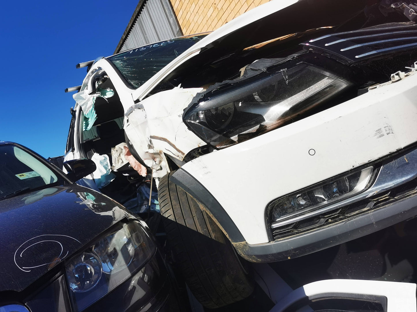 Wrecking 2013 VOLKSWAGEN PASSAT for Used Parts VW0924