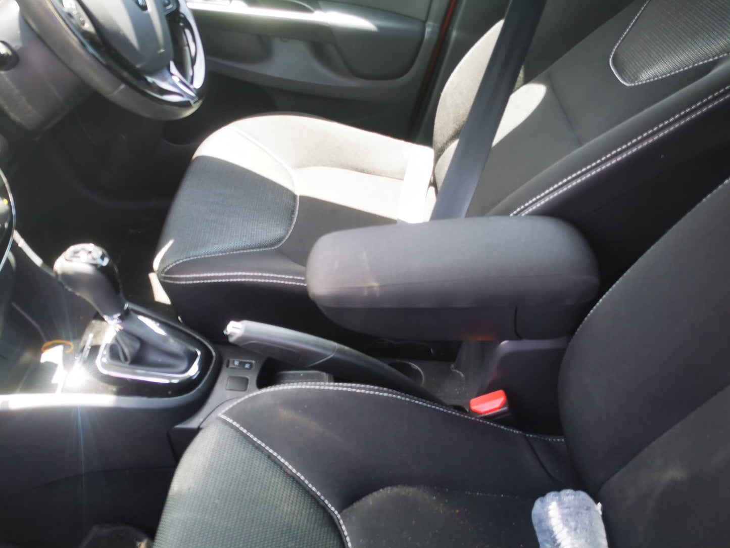 2014 RENAULT CLIO X98, IN BODY, LED TYPE, 09/13-10/19 265554091R LEFT TAILLIGHT