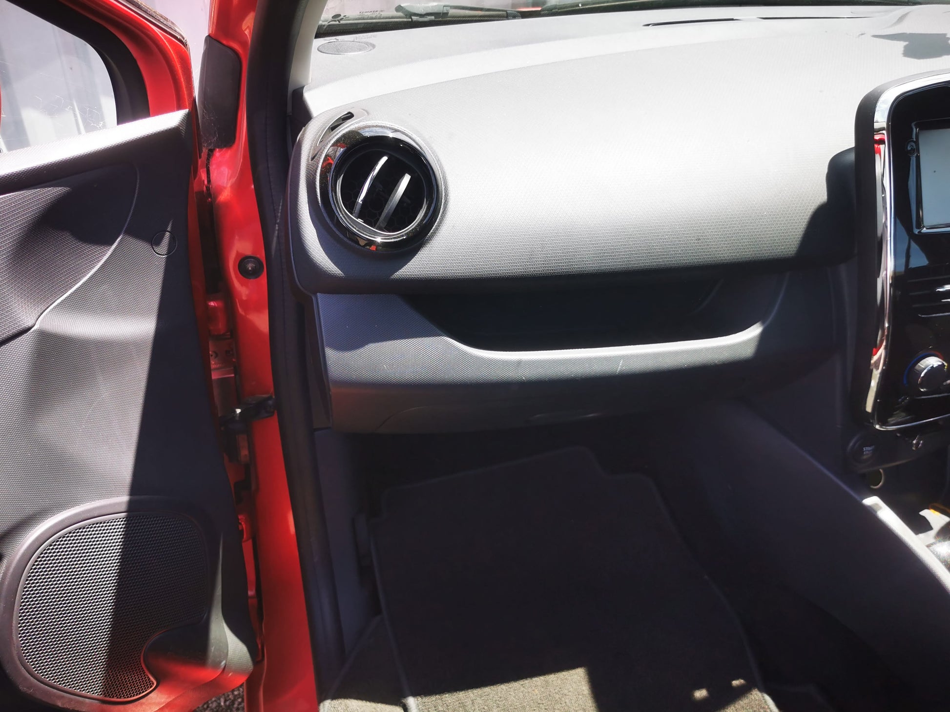 2014 RENAULT CLIO X98, 09/13-10/19  MISC SWITCH RELAY