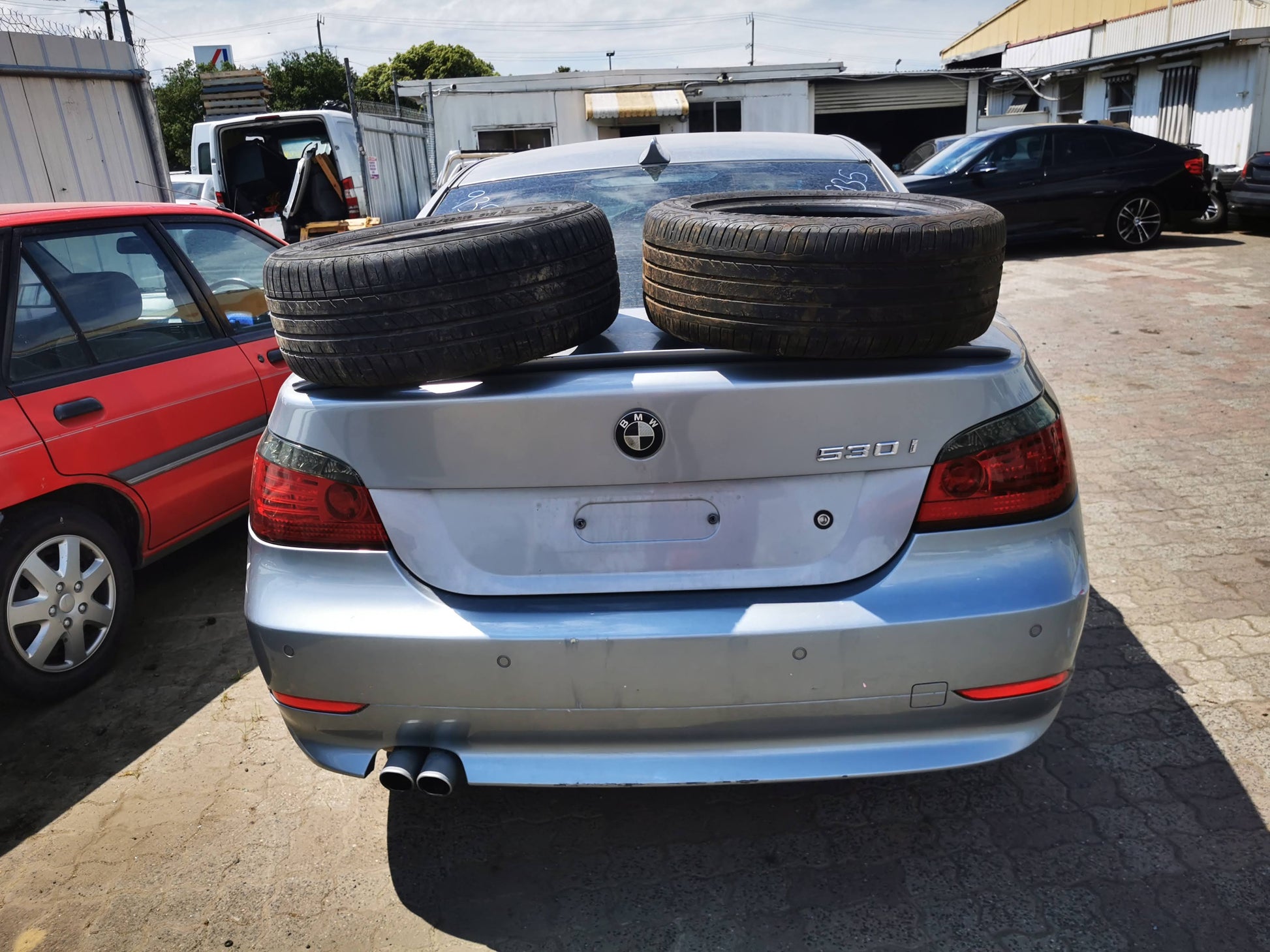 2004 BMW 5 SERIES E60, SEDAN, NON LED TYPE, 10/03-02/07 63217165738 RIGHT TAILLIGHT