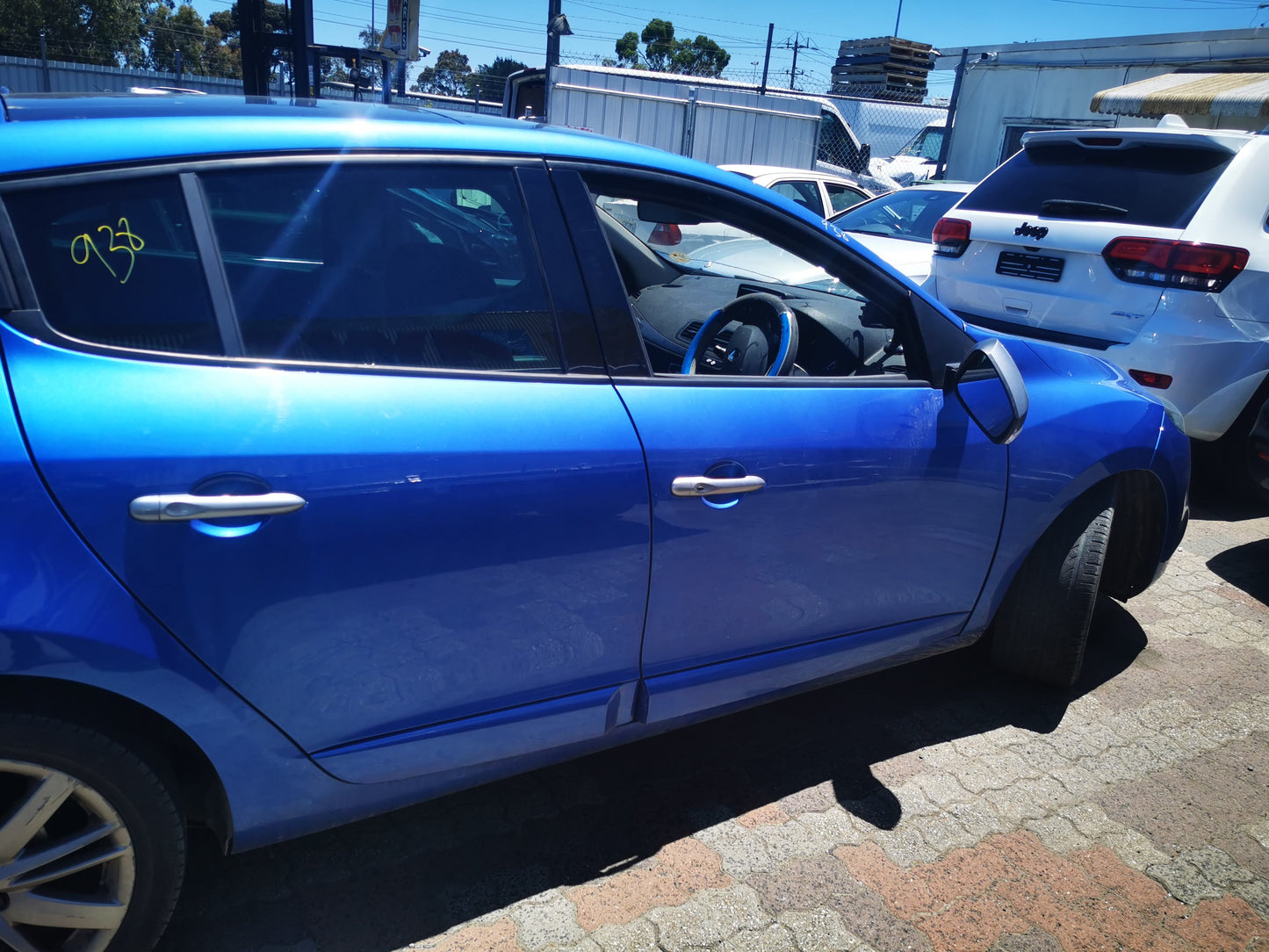 2013 RENAULT MEGANE X32/X95, 09/10-05/16 781200018R FUEL DOOR FILLER