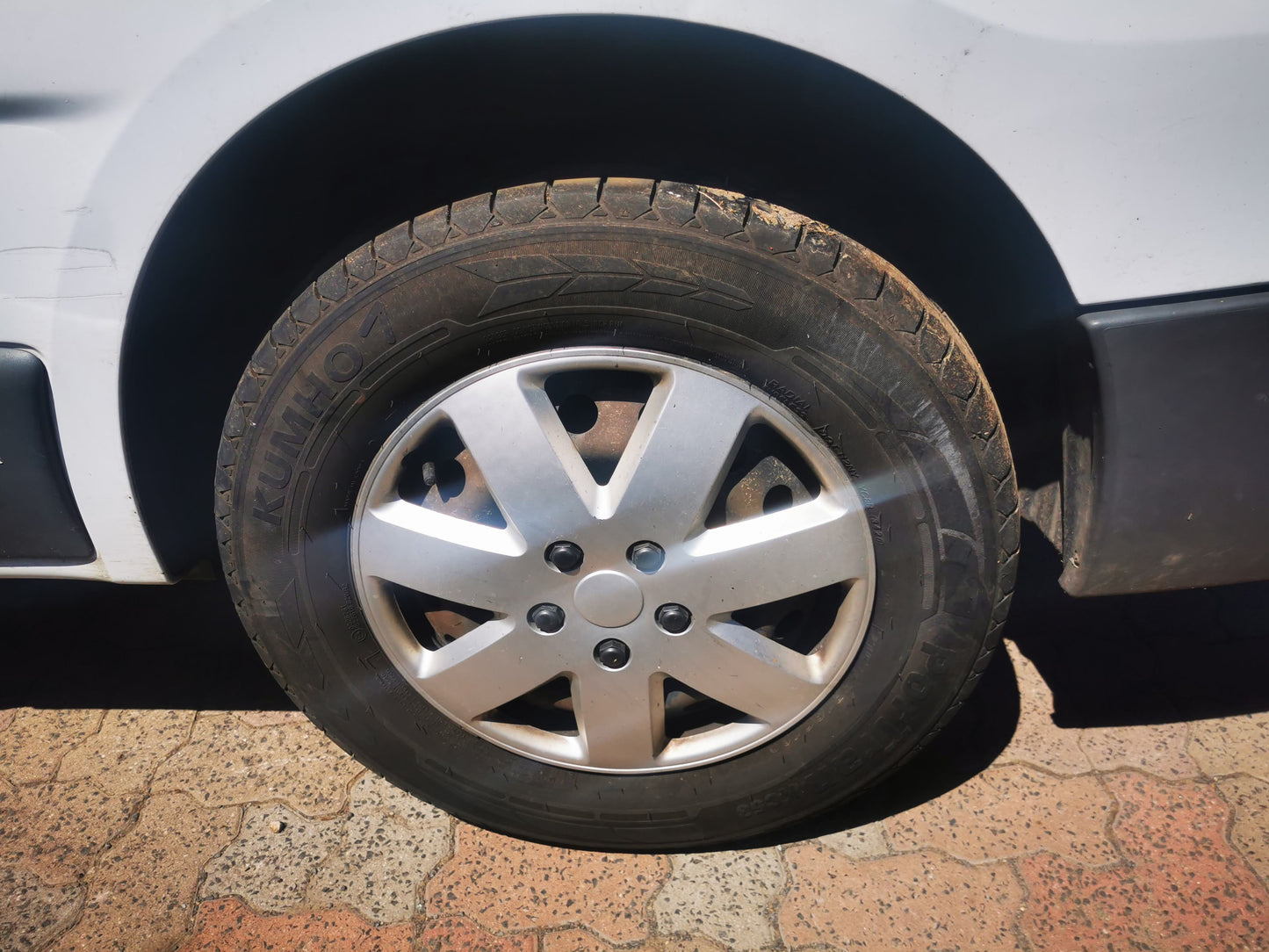 2014 RENAULT TRAFIC ENGINE ECU, BOSCH P/N 0281017065, ECU ONLY, X83,04/04-12/14  ECU