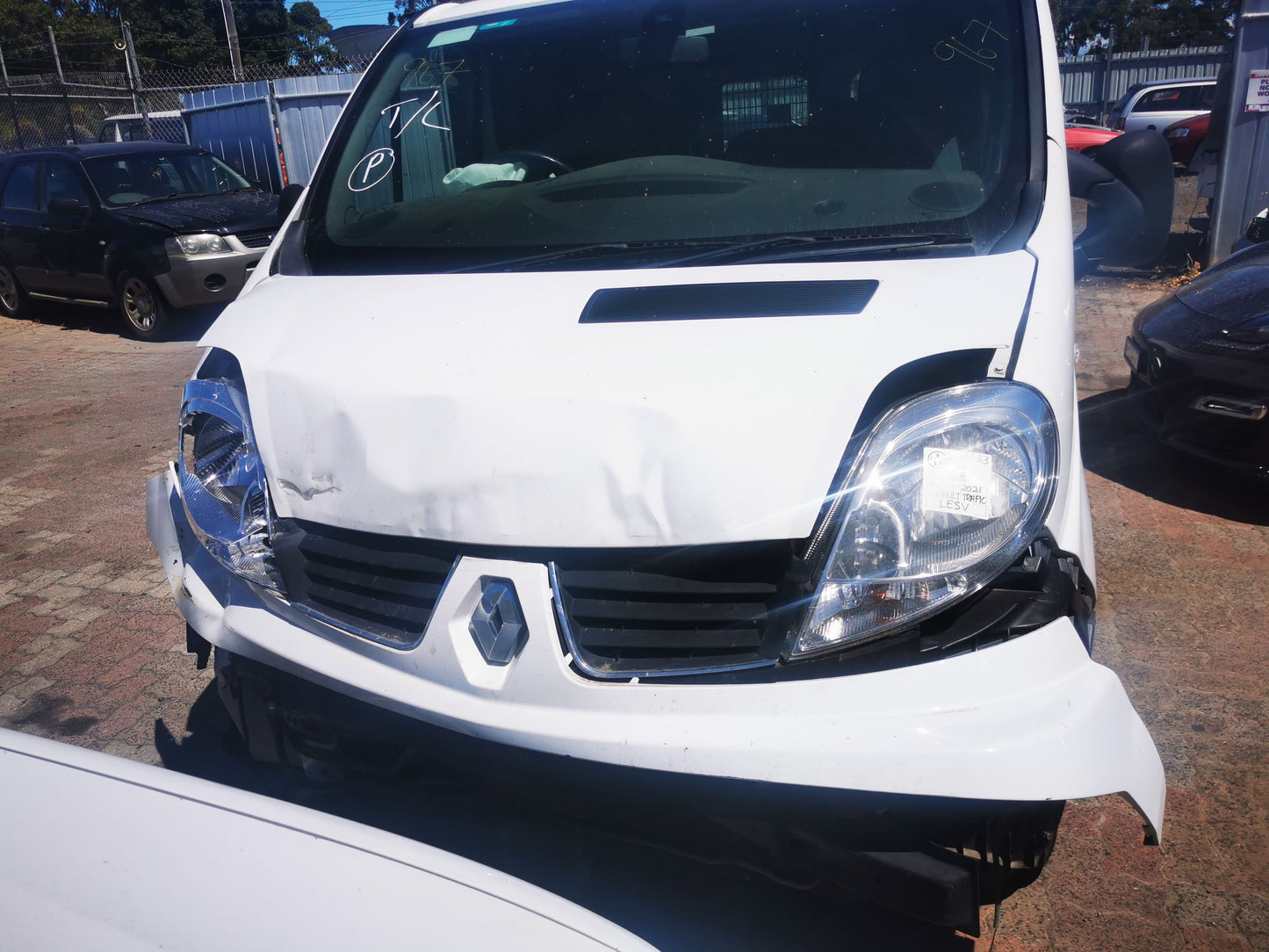 2014 RENAULT TRAFIC BARN DOOR SURROUND, 270 DEGREE DOOR LWB (VF1FLBHB), X83, 05/07-12/14 7700793306 LEFT TAILLIGHT