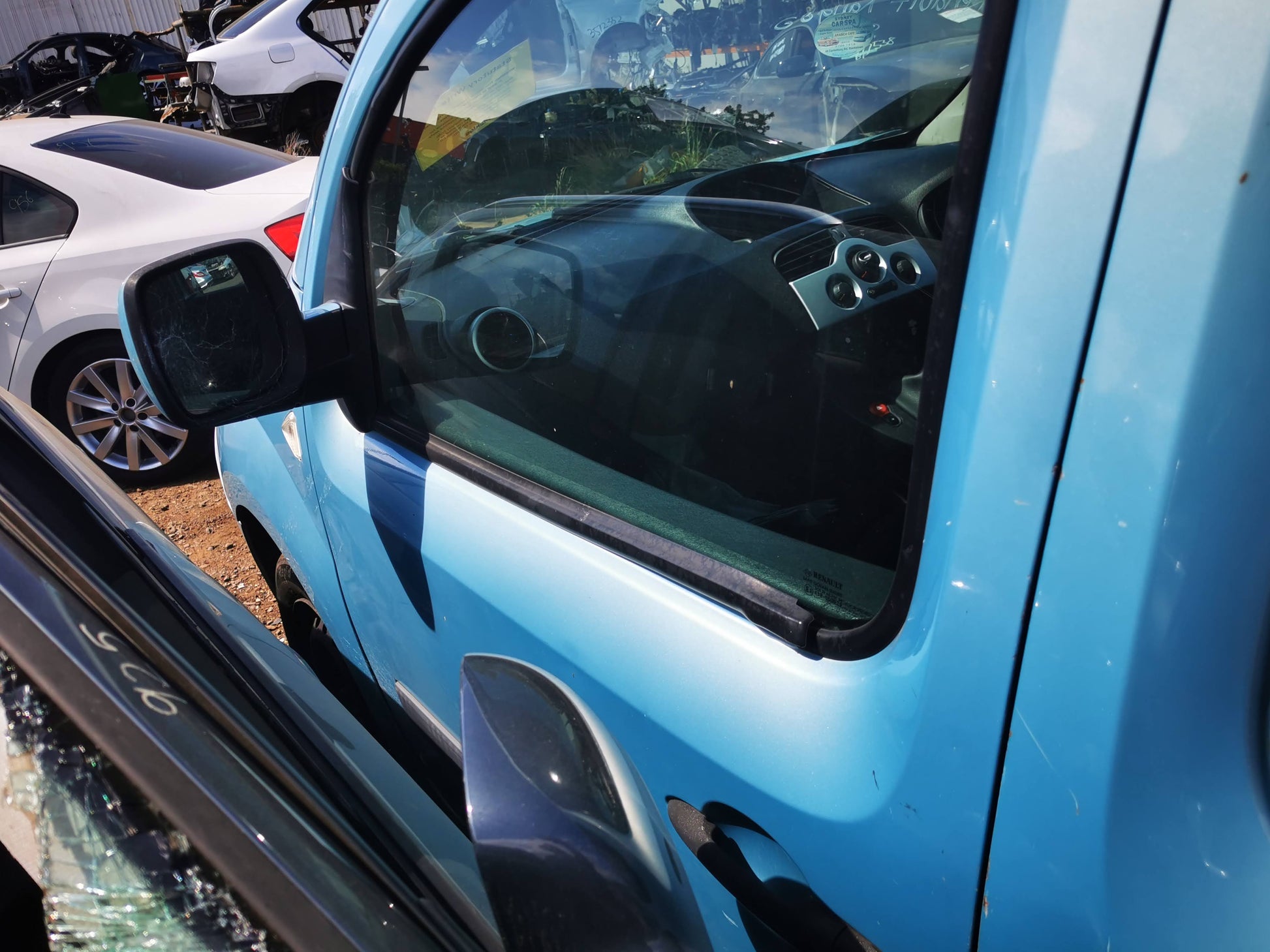 Wrecking 2011 RENAULT KANGOO for Used Parts RN0969