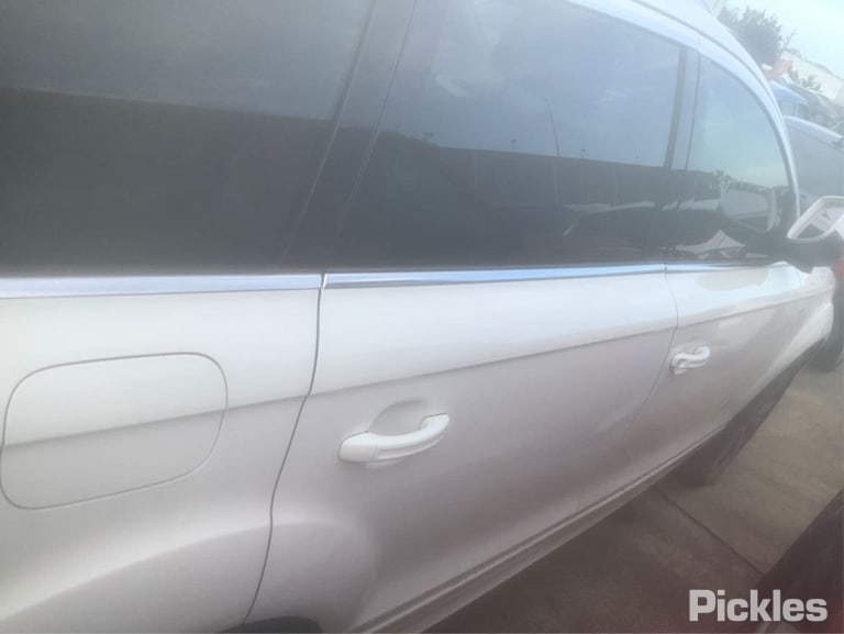 2011 AUDI Q7 4L, IN TAILGATE, 10/09-08/15 4L0945094F RIGHT TAILLIGHT