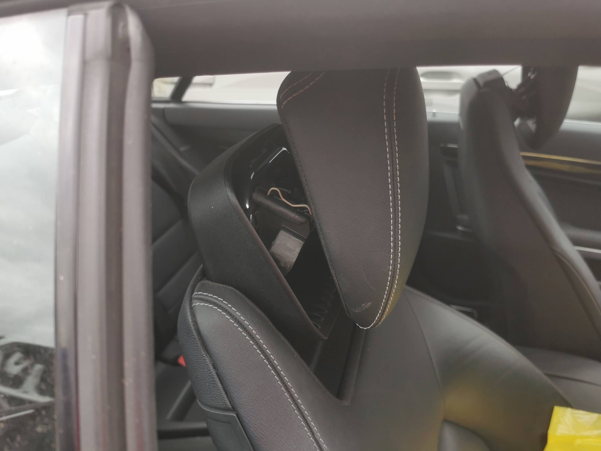 2009 MERCEDES E CLASS A207/C207, CABRIO/COUPE, SPORTS TYPE, 07/09-  LEFT REAR STRUT