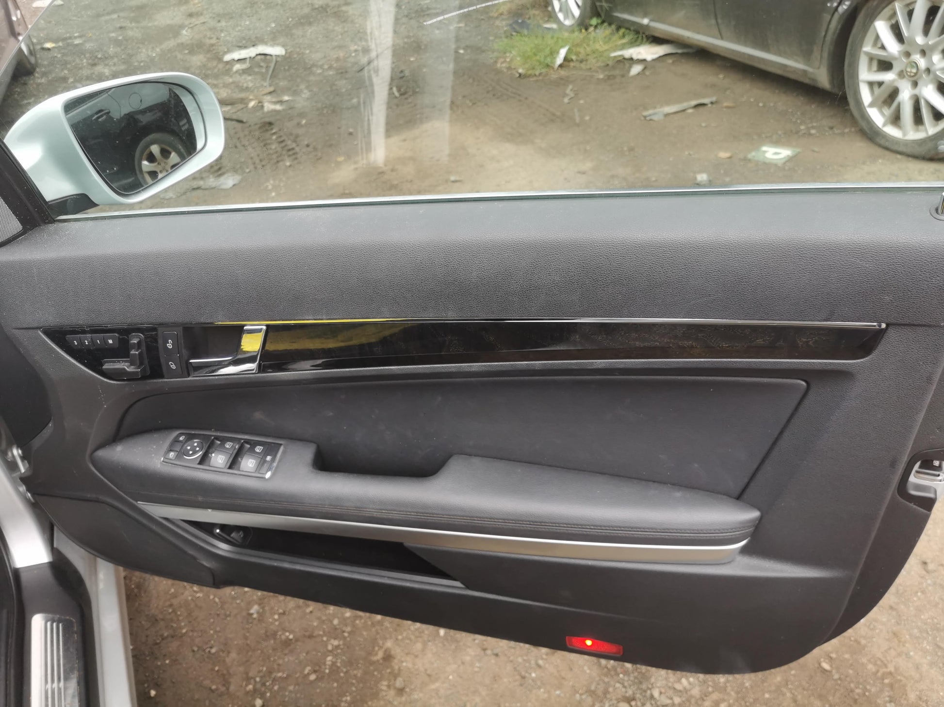 2009 MERCEDES E CLASS A207/C207, CABRIO/COUPE, SPORTS TYPE, 07/09-  LEFT REAR STRUT