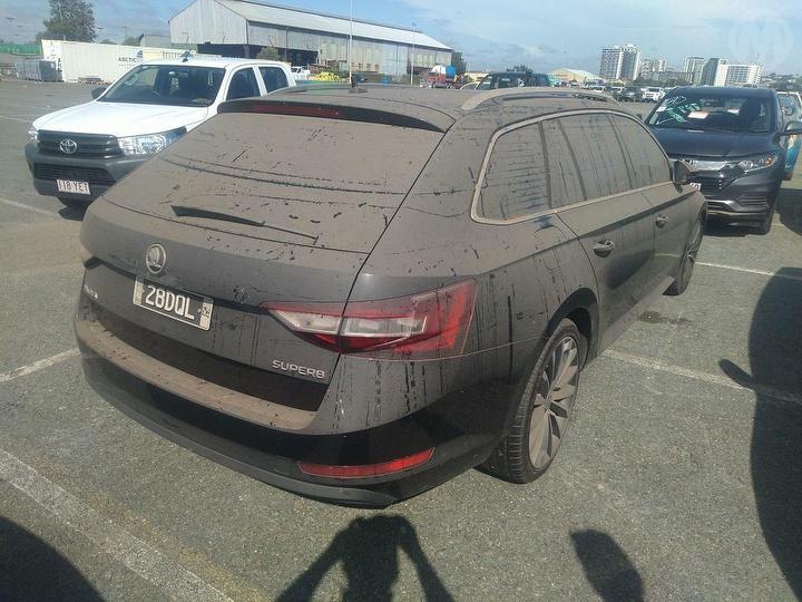 2016 SKODA SUPERB NP, WAGON, 03/16- 3V9945207 LEFT TAILLIGHT
