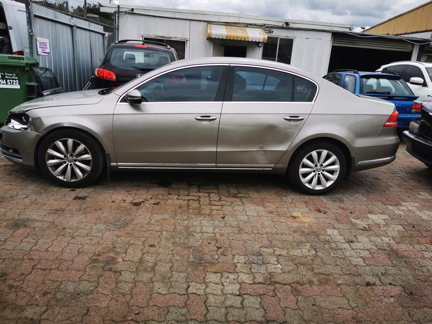 2012 VOLKSWAGEN PASSAT 3C/MK6 B7, SEDAN, NON LED TYPE, 09/10-05/15 3AE945096F RIGHT TAILLIGHT