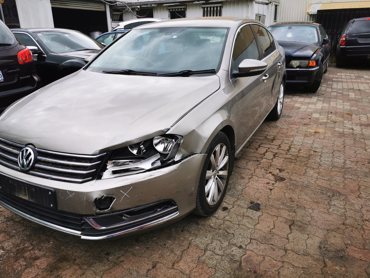 Wrecking 2012 VOLKSWAGEN PASSAT for Used Parts VW0995