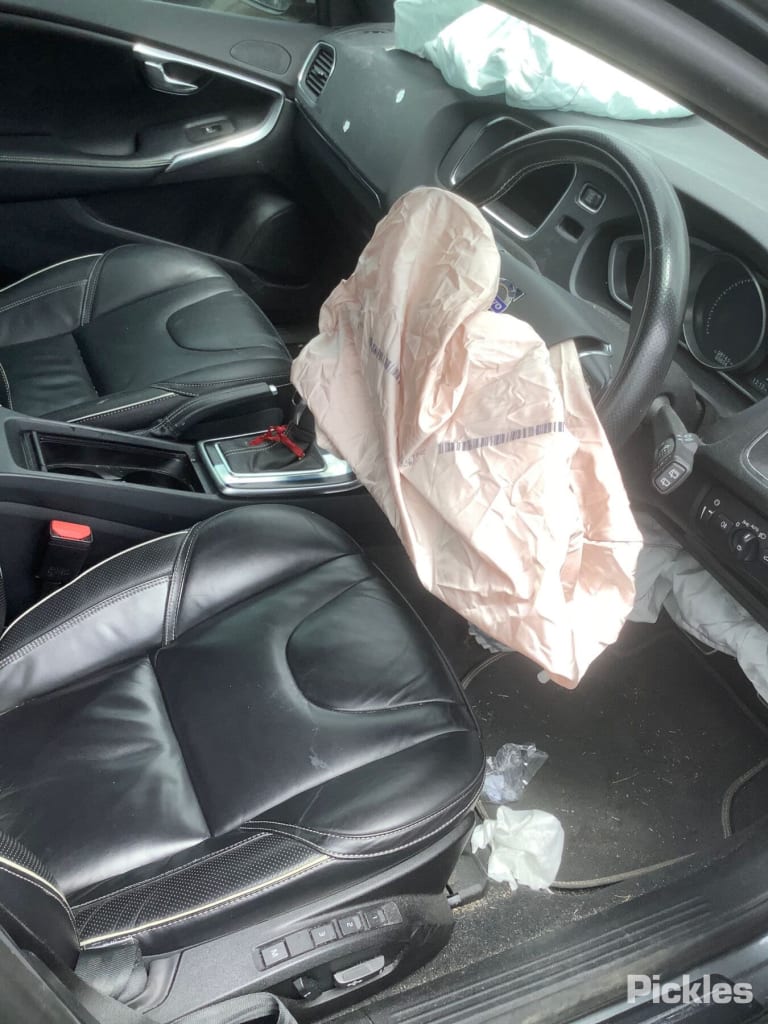 2015 VOLVO S40 M SERIES, SILVER COVER, GLOSS BASE, R-DESIGN TYPE, 02/13- 31299644 RIGHT DOOR MIRROR