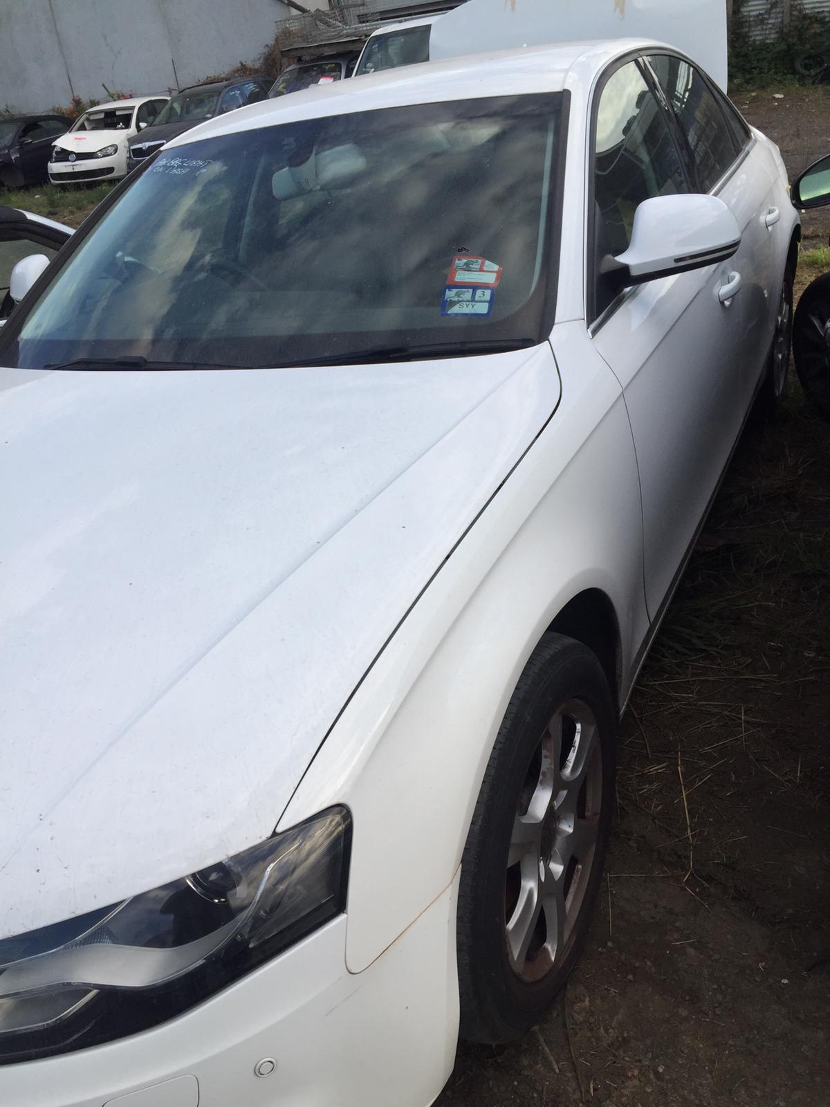 2009 AUDI A4 FRONT, W/ SUNROOF CONTROLS TYPE, BLACK, B8 8K, 04/08-06/12 8T0947140 COURTESY LIGHT