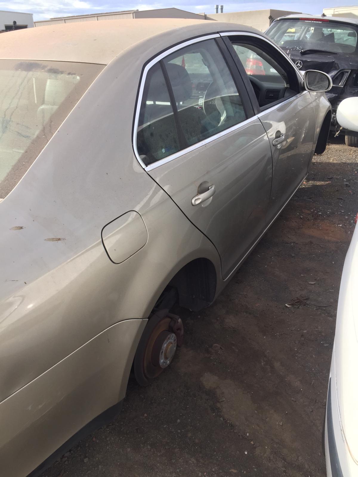 2007 VOLKSWAGEN JETTA 1KM, W/ PARK SENSOR TYPE, 02/06-07/11 1K5807417H REAR BUMPER