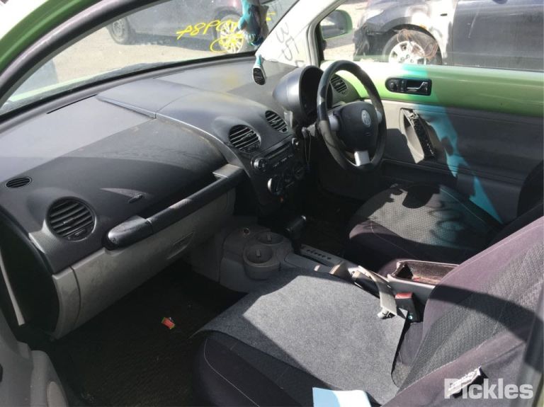2001 VOLKSWAGEN BEETLE LEFT FRONT DOOR LOCK, 01/00-09/05 6X2837013C DOOR BOOT GATE LOCK