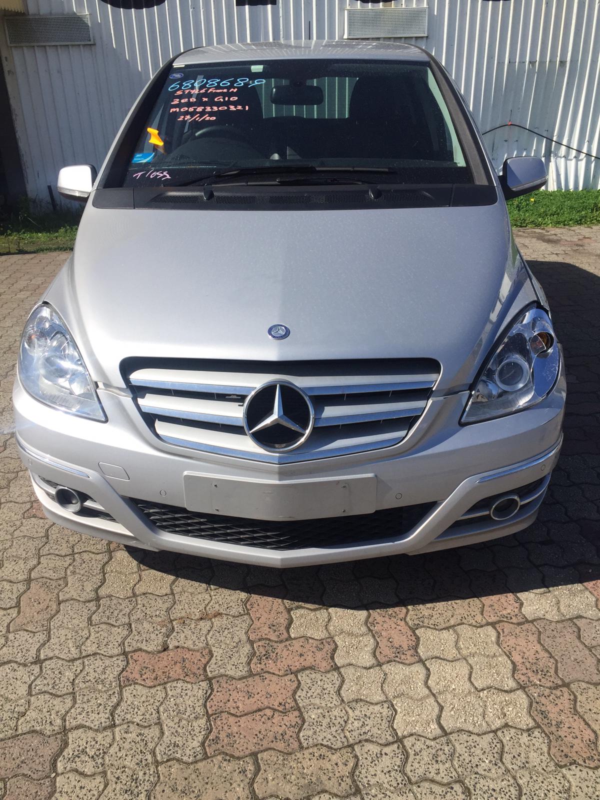 2011 MERCEDES B CLASS TAILGATE LAMP (RH SIDE), W245, 11/05-06/11  A1698201664 REAR GARNISH