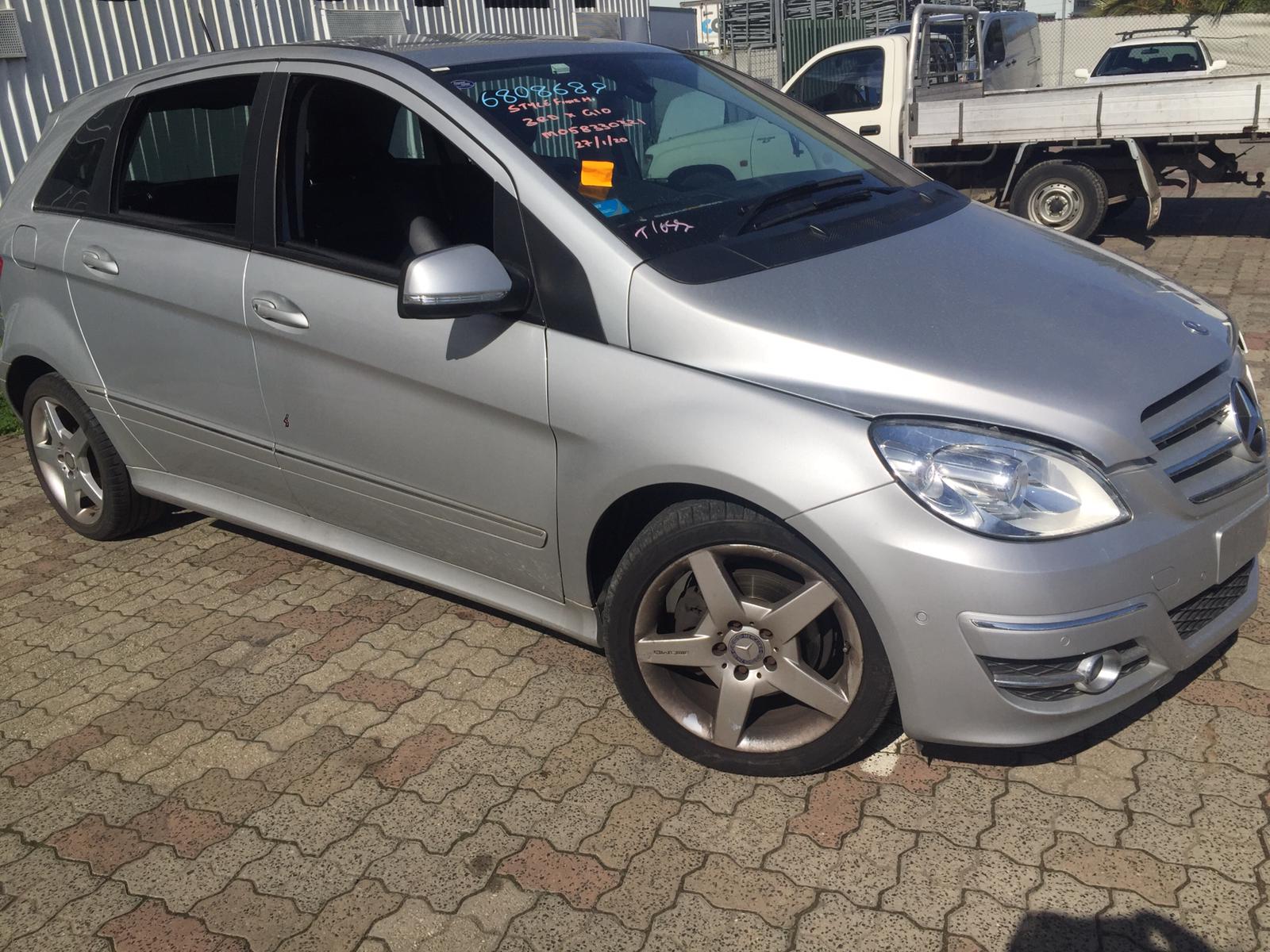 2011 MERCEDES B CLASS TAILGATE LAMP (RH SIDE), W245, 11/05-06/11  A1698201664 REAR GARNISH