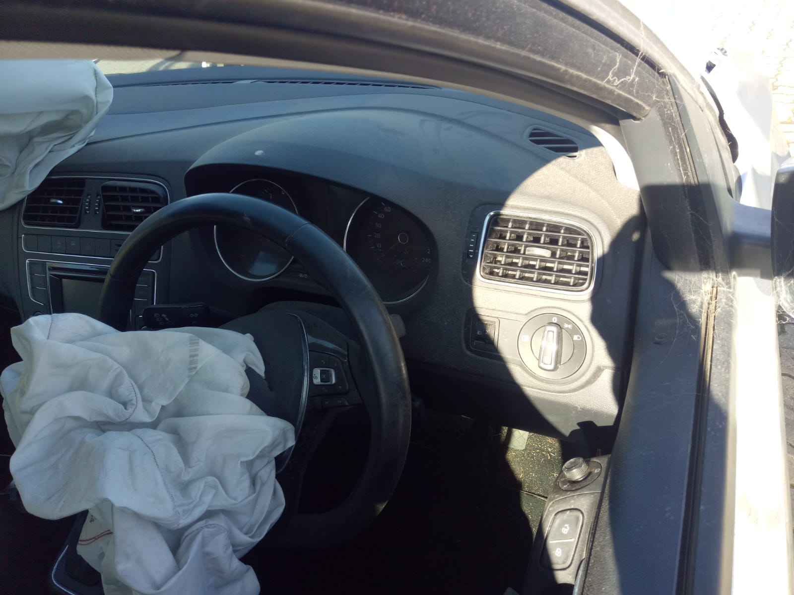 2015 VOLKSWAGEN POLO PETROL, AUTO T/M, 6R, 05/14-09/17 F6C0920740C INSTRUMENTCLUSTER