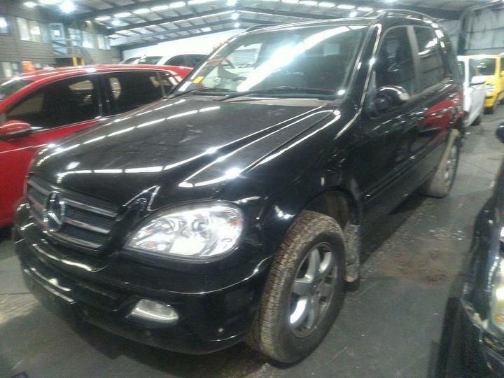 2002 MERCEDES M CLASS W163 WAGON (AIRBAG TYPE) 09/98-08/05 A1637301505 LEFT REAR DOOR SLIDING