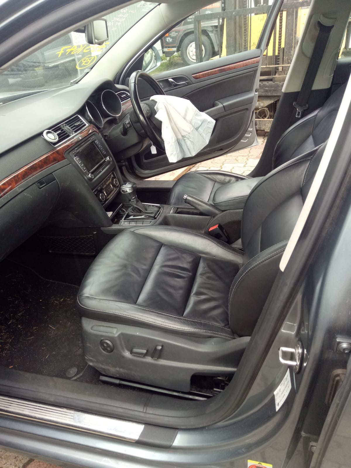 Wrecking 2012 SKODA SUPERB for Used Parts SK0651