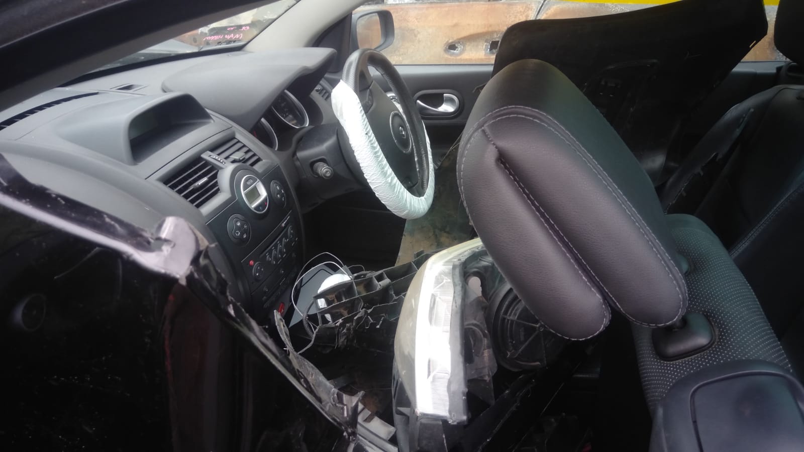 2007 RENAULT MEGANE X84, 12/03-08/10 8200361107 DOOR BOOT GATE LOCK