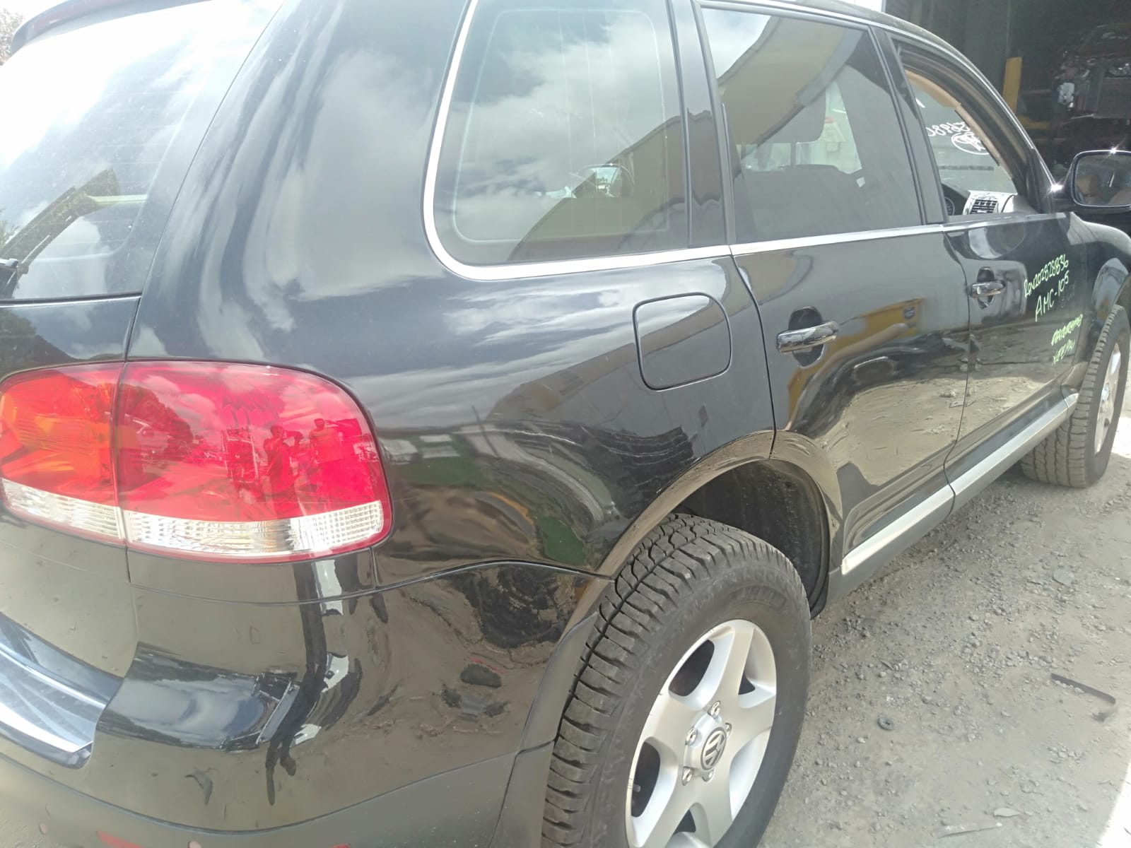 2007 VOLKSWAGEN TOUAREG 7L, W/ MOULD TYPE, 09/03-12/10 7L0833055M LEFT REAR DOOR SLIDING