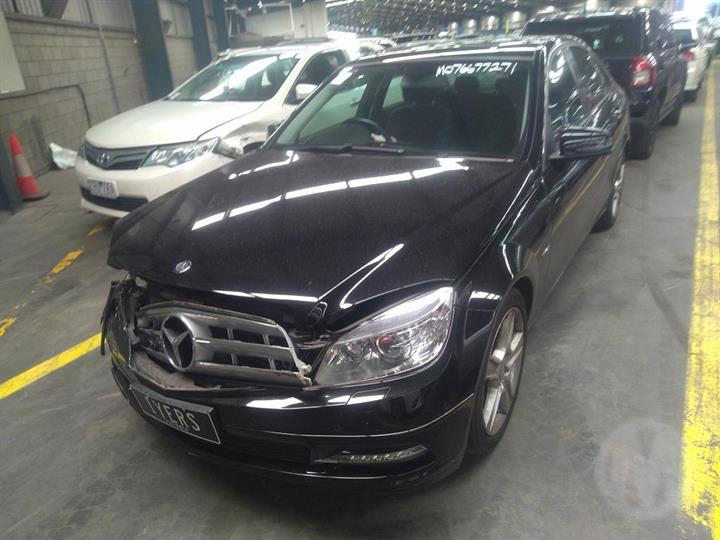 2011 MERCEDES C CLASS FRONT (CENTRE), W/ SUNROOF CONTROLS TYPE, BLACK, W204, 07/07-01/15 A2048208101 COURTESY LIGHT