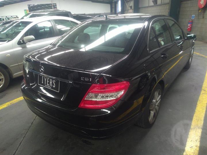 2011 MERCEDES C CLASS FRONT (CENTRE), W/ SUNROOF CONTROLS TYPE, BLACK, W204, 07/07-01/15 A2048208101 COURTESY LIGHT