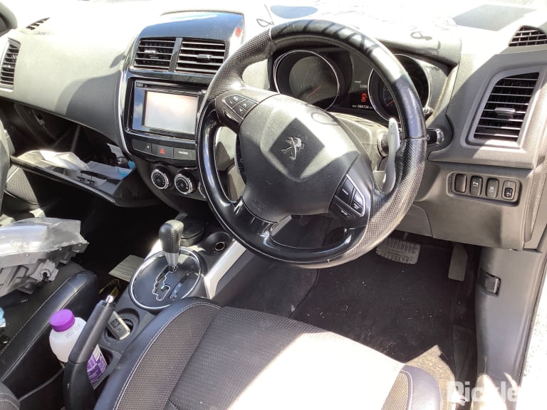 2015 PEUGEOT 4008 05/12-12/17 ARMREST