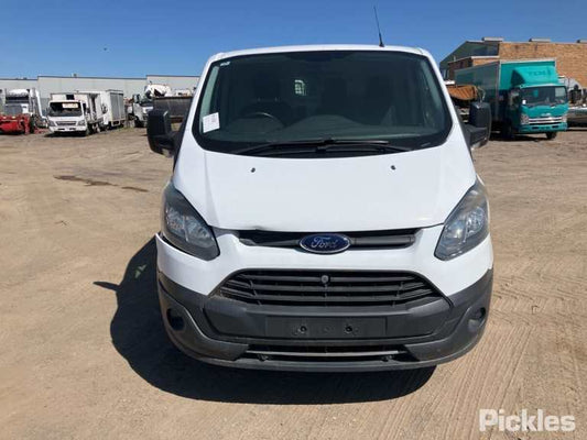 Wrecking 2017 FORD TRANSIT CUSTOM for Used Parts FO1508