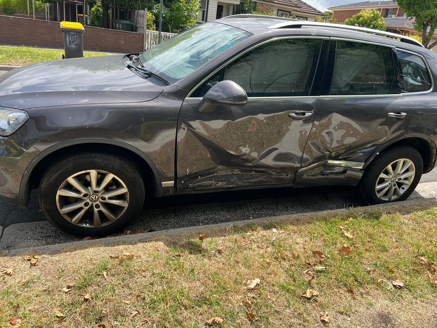 Wrecking 2012 VOLKSWAGEN TOUAREG for Used Parts VW1532