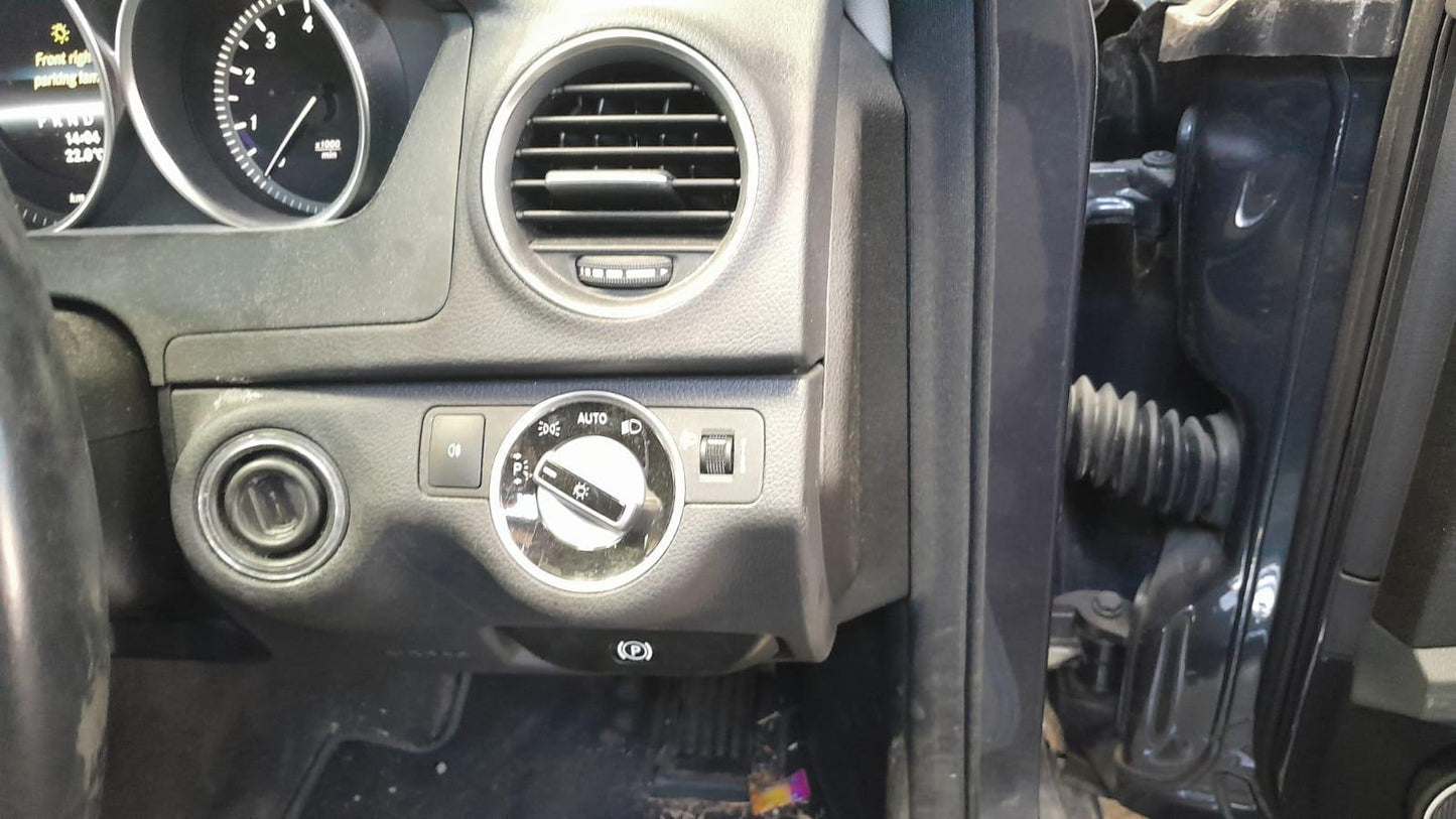2013 MERCEDES C CLASS W204, RH SIDE, 07/07-07/14 SUNVISOR