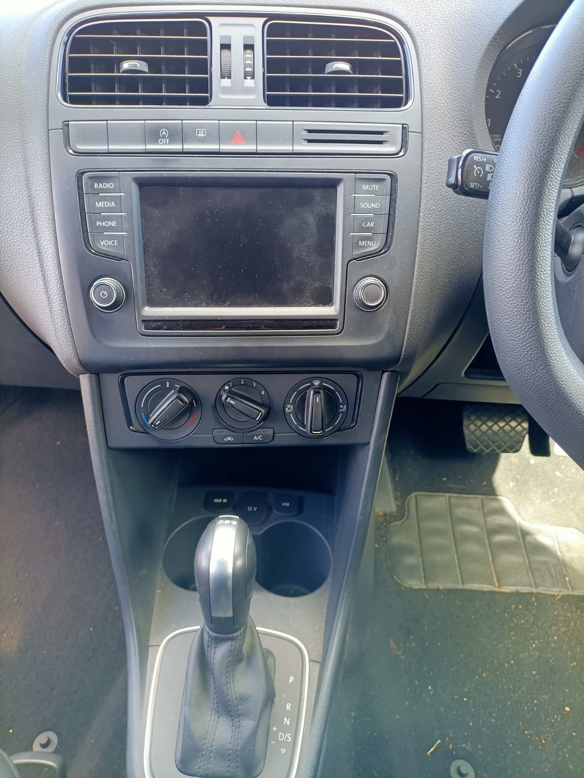 2015 VOLKSWAGEN POLO RIGHT REAR DOOR LOCK, P/N 6R4839016A, 6R, 05/10-09/17 6R4839016A DOOR BOOT GATE LOCK