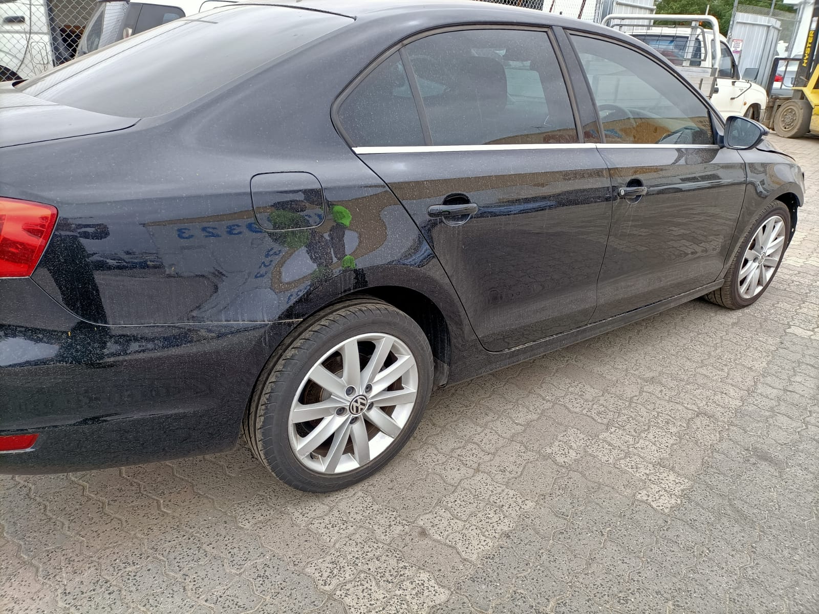 2013 VOLKSWAGEN JETTA 1B, W/ PARK SENSORS TYPE, 02/11-10/14 5C6807417 REAR BUMPER