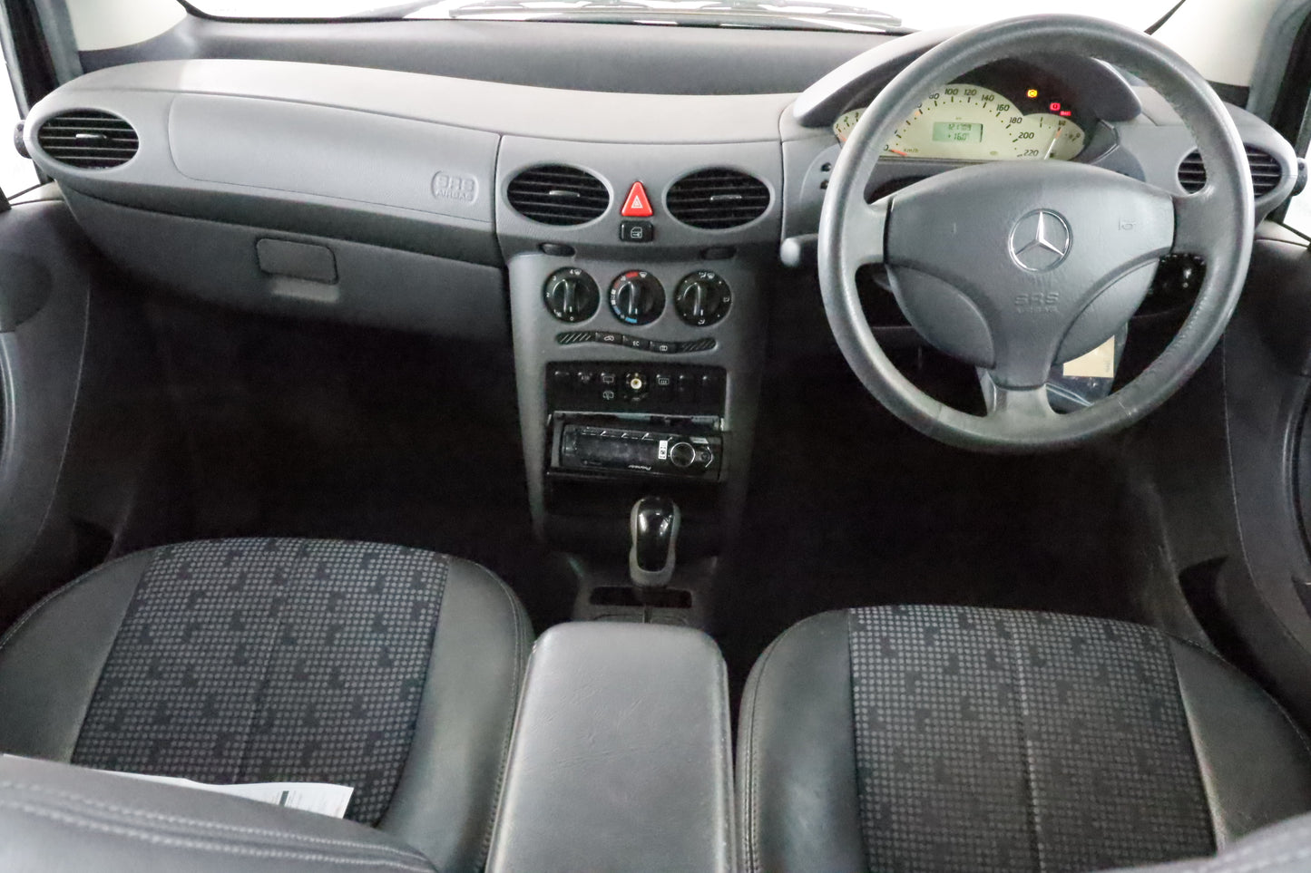 2001 MERCEDES A CLASS W168, CLASSIC, W/O MOULD, 10/98-03/05 A1687201505 LEFT FRONT DOOR