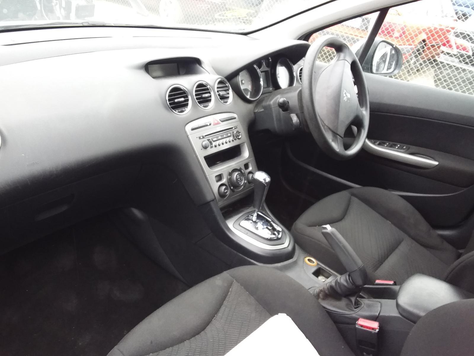 2009 PEUGEOT 308 LEFT FRONT DOOR LOCK, T7, HATCH/WAGON, 09/07-12/13  DOOR BOOT GATE LOCK