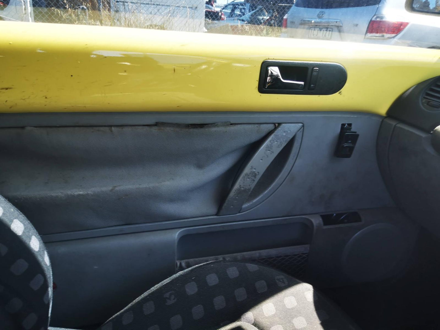 2001 VOLKSWAGEN BEETLE 9C, SUIT W/ PARK LIGHT TYPE, 01/00-09/05 1C0807421H REAR BUMPER