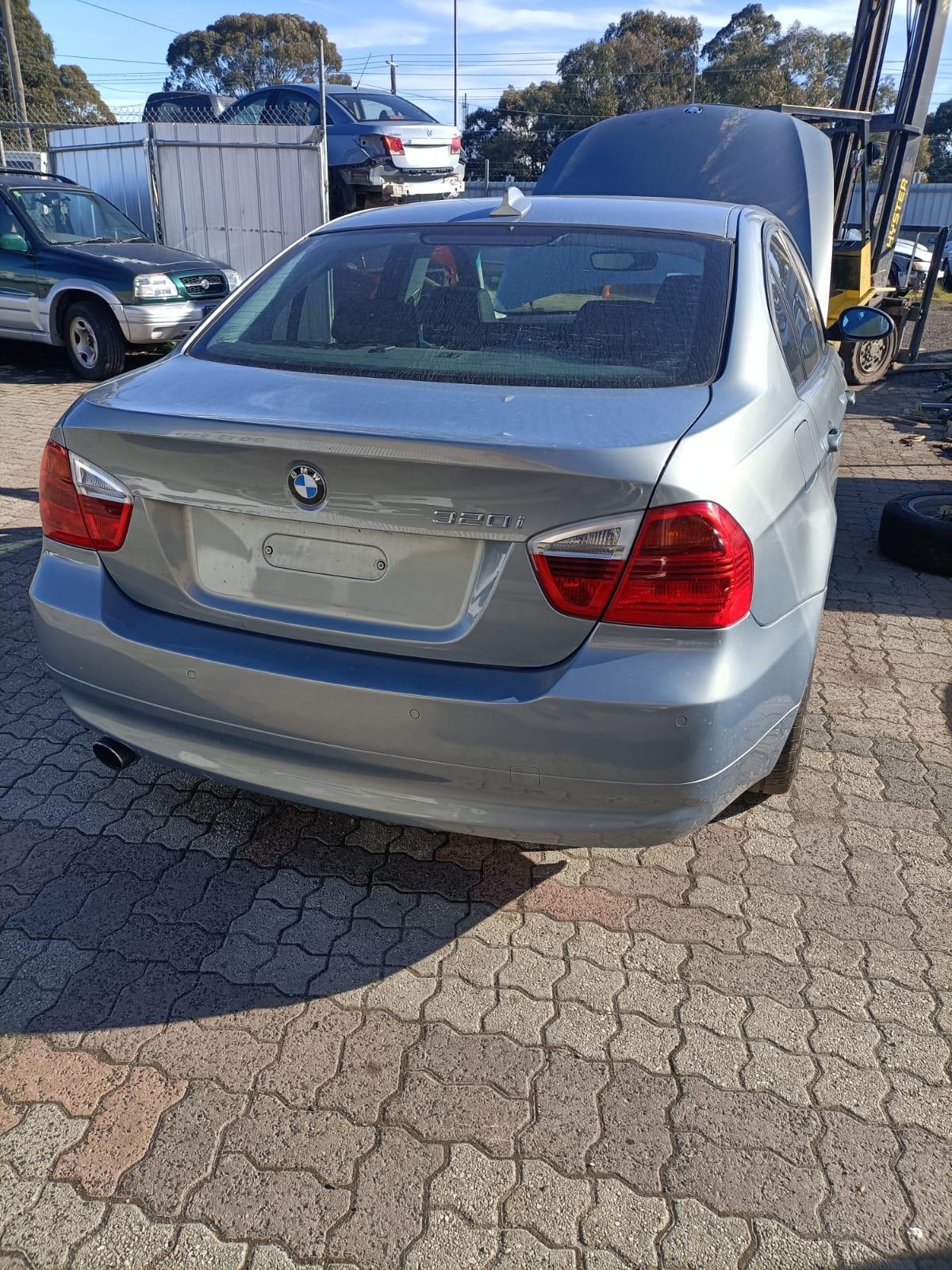 2007 BMW 3 SERIES E90/E91, SEDAN/WAGON, HALOGEN, 03/05-10/08 63116942724 RIGHT HEADLAMP