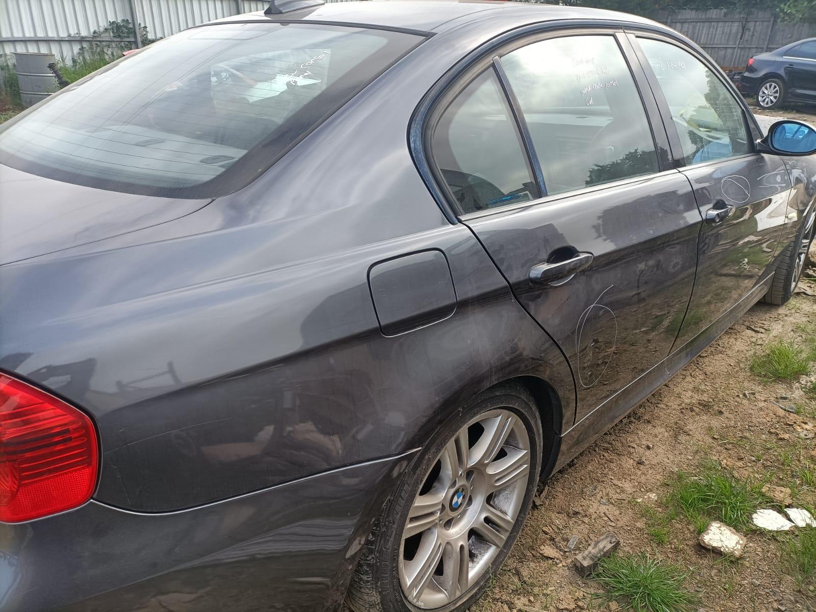 2006 BMW 3 SERIES E90/E91, SEDAN/WAGON, 03/05-04/12 41007203643 LEFT FRONT DOOR