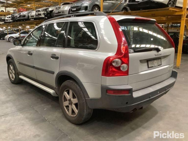 2005 VOLVO XC90 HALOGEN, BLACK INSERT TYPE, 07/03-12/14 30784152 RIGHT HEADLAMP