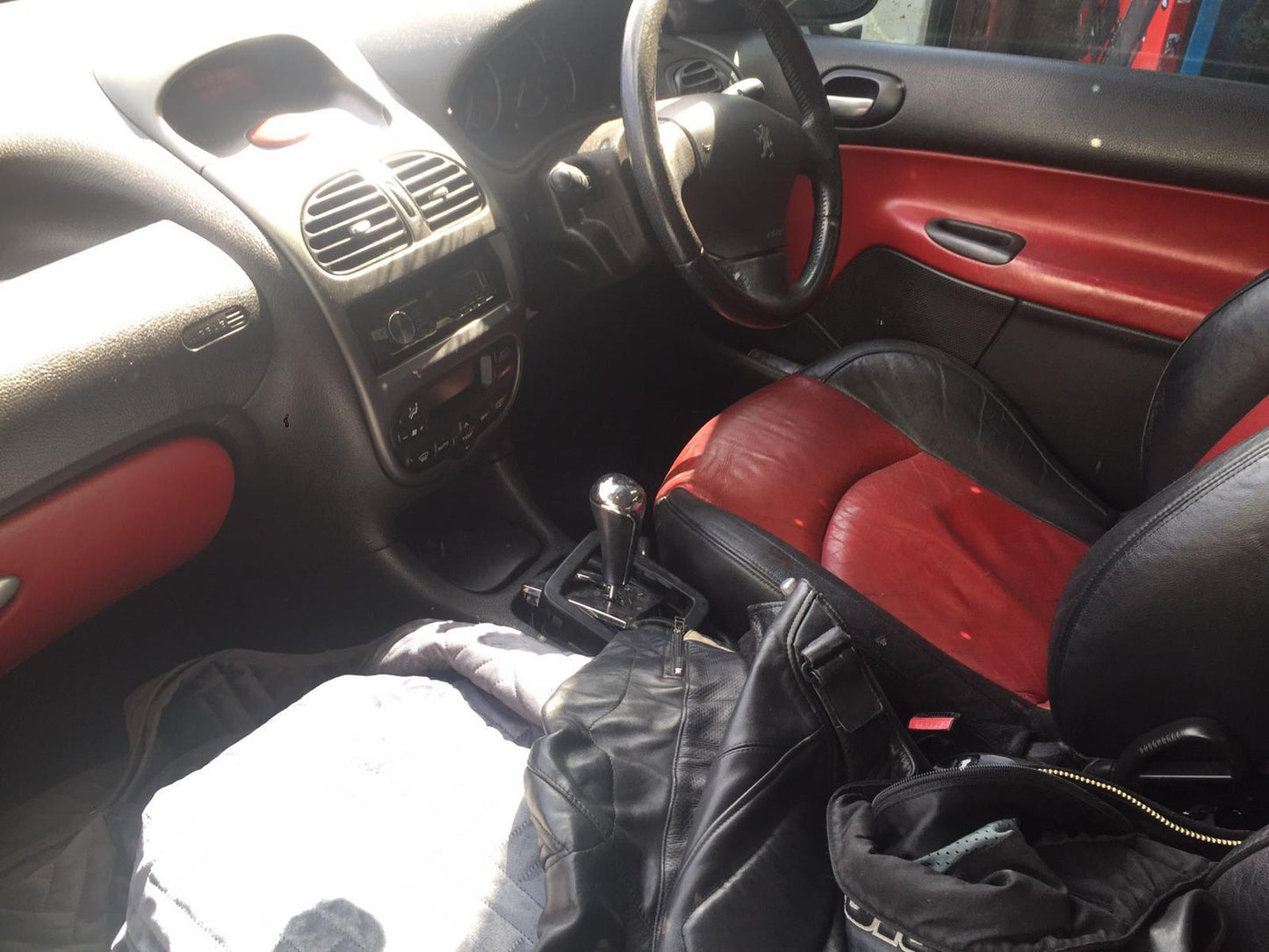 2005 PEUGEOT 206 10/99-11/07 8143HT SUNVISOR