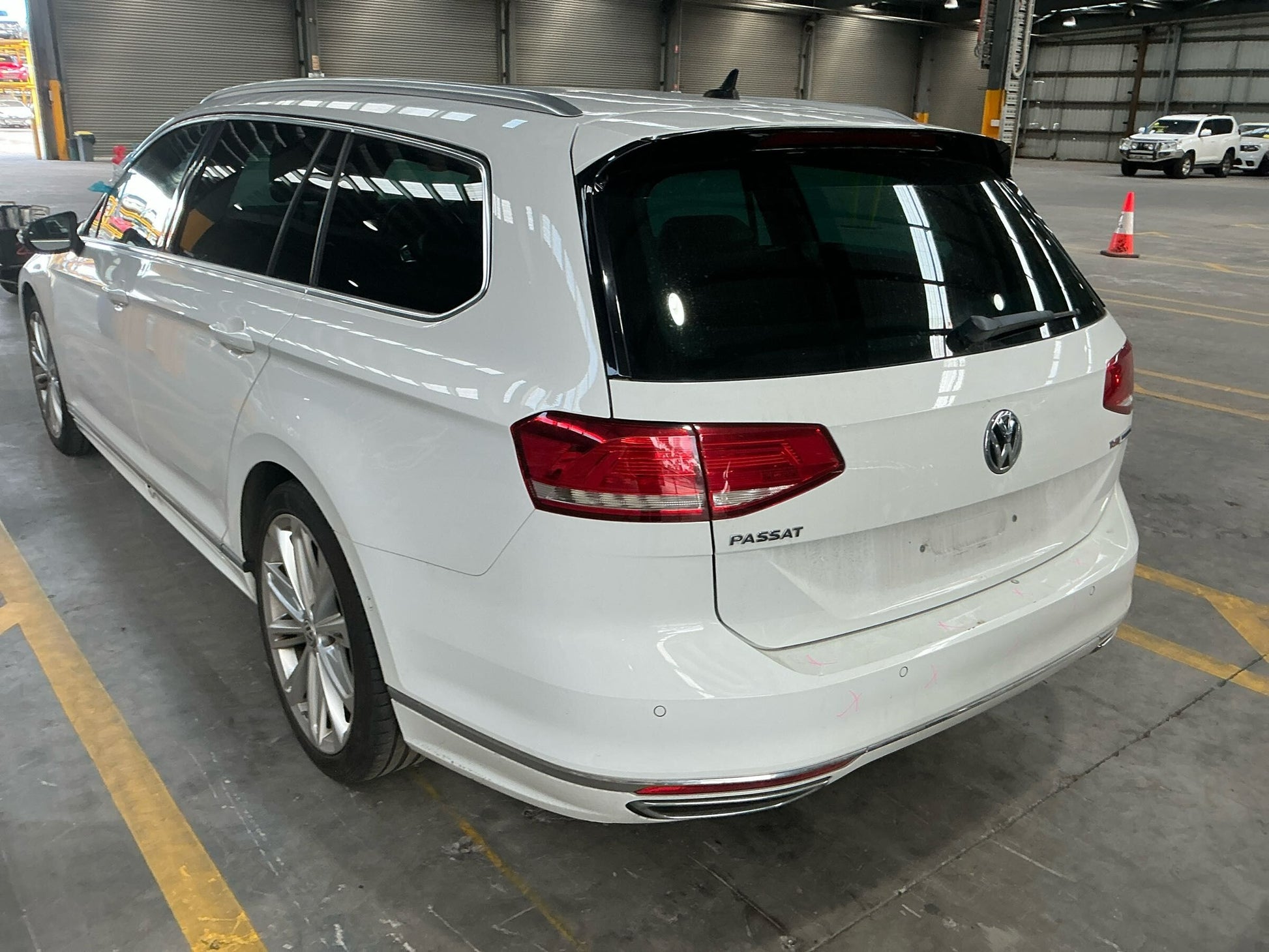 Wrecking 2016 VOLKSWAGEN PASSAT for Used Parts VG1614