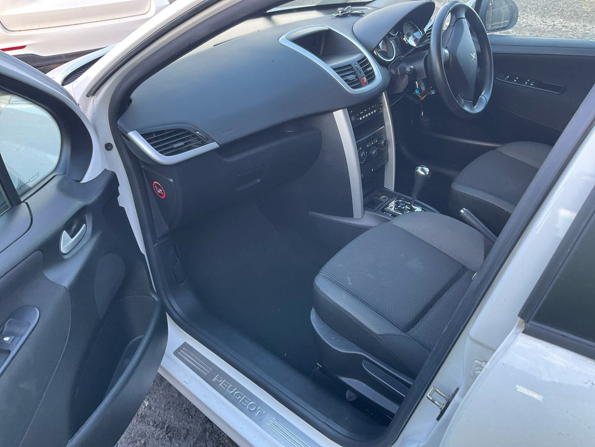 2012 PEUGEOT 207 A7, STANDARD TYPE, W/O ARCH FLARE, 04/06-12/12 7841V0 RIGHT GUARD