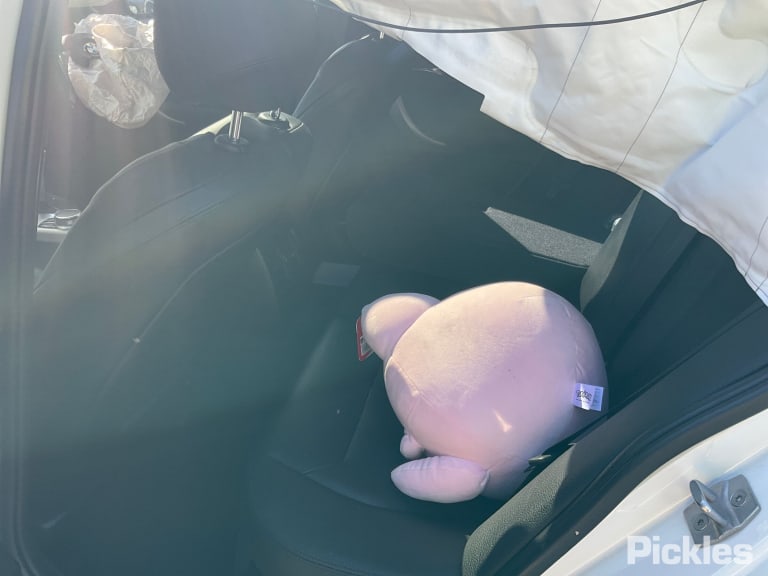 2017 BMW 1 SERIES F20, SPORT, AUTO (LARGE 'P' BUTTON), P/N 61317950385, 06/11-04/19 61 31 7 950 385 GEAR STICK SHIFTER