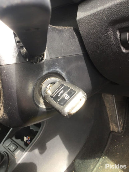 2014 SKODA FABIA 5J 08/11-01/15 6Q0407255S LEFT FRONT HUB ASSEMBLY