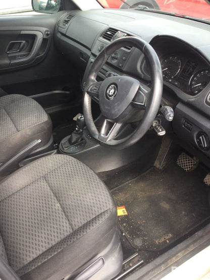 2014 SKODA FABIA 5J 08/11-01/15 6Q0407255S LEFT FRONT HUB ASSEMBLY