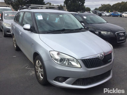 2014 SKODA FABIA 5J 08/11-01/15 6Q0407255S LEFT FRONT HUB ASSEMBLY