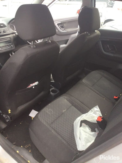 2014 SKODA FABIA 5J 08/11-01/15 6Q0407255S LEFT FRONT HUB ASSEMBLY