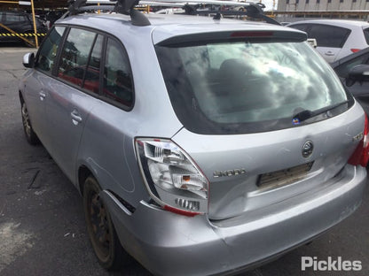 2014 SKODA FABIA 5J 08/11-01/15 6Q0407255S LEFT FRONT HUB ASSEMBLY