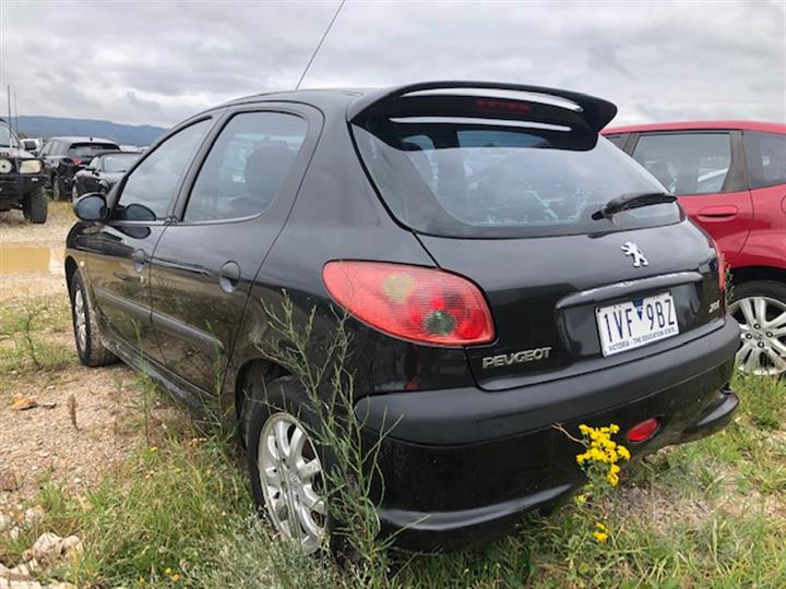 2003 PEUGEOT 206 XT/XR, EARLY (NO PAINT ON BUMPER MOULDS), T1, 10/99-11/07 7840J4 LEFT GUARD